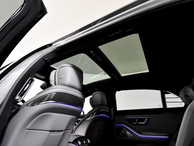 New 2026 MANUFAKTUR Graphite Metallic Mercedes-Benz S 580 image 87