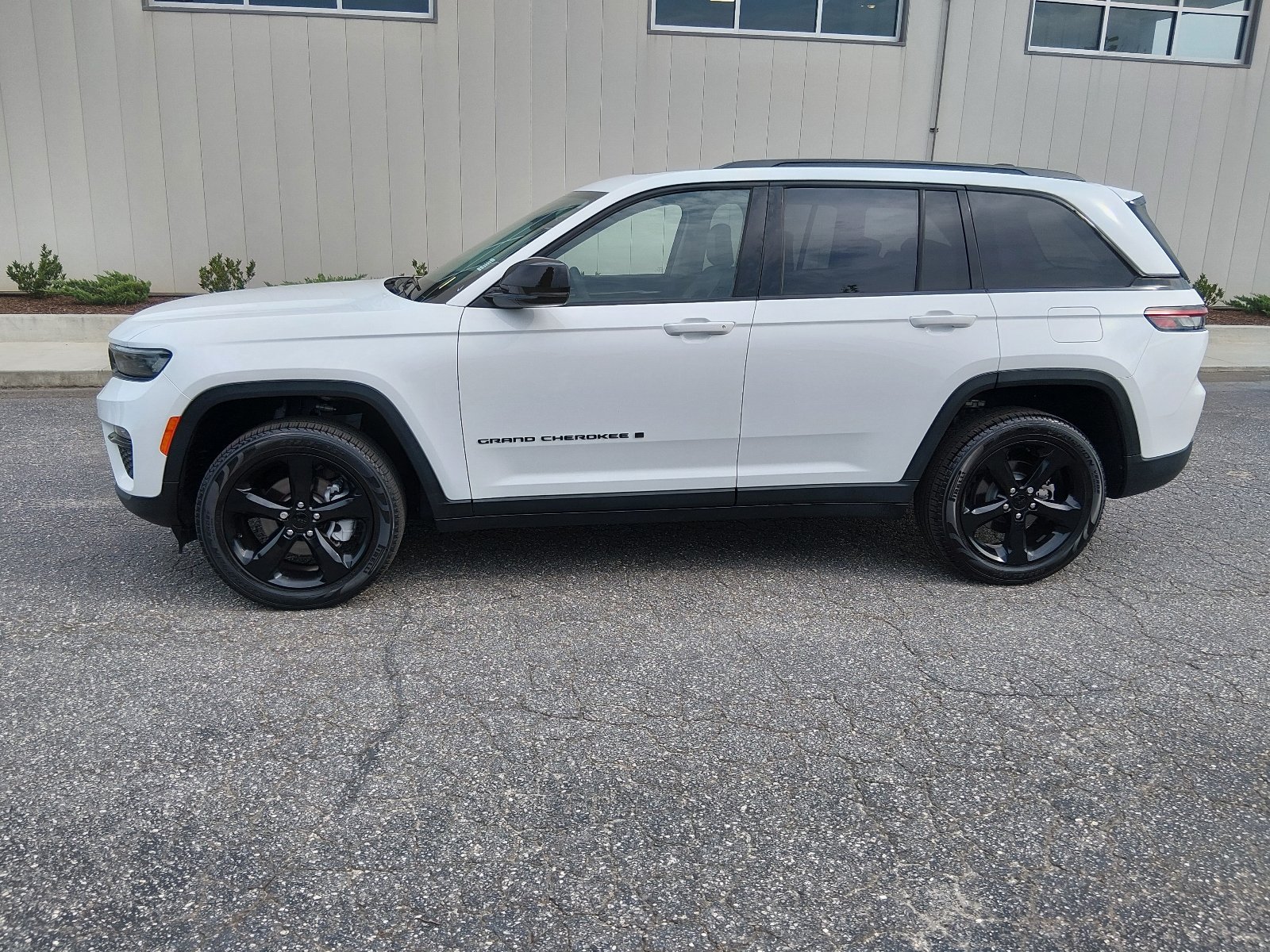 Certified Used 2023 Bright White Clear Coat Jeep Limited image 6