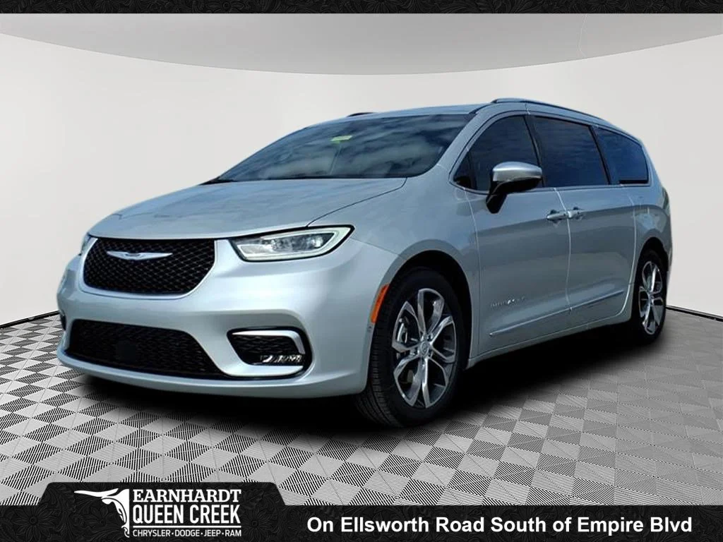2026 Chrysler Pacifica Pinnacle's photo