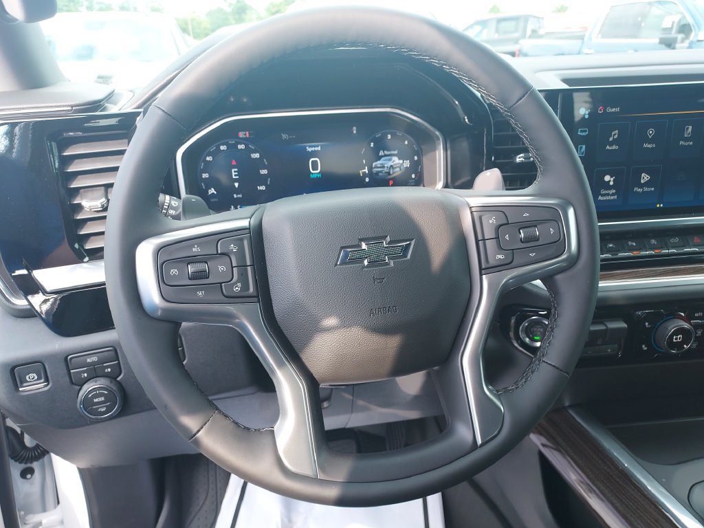 New 2026 Summit White Chevrolet RST image 15