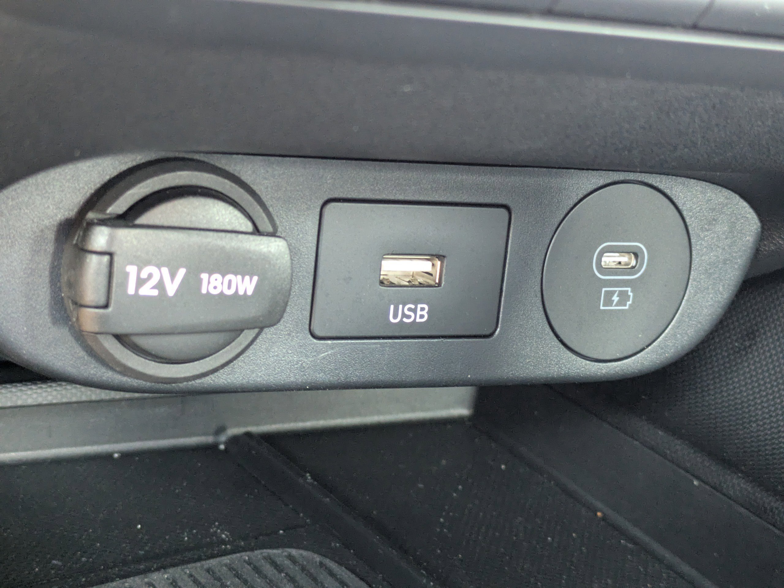 2025 Hyundai Elantra SEL - Photo 18