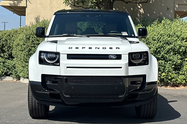 New 2026 Fuji White Land Rover X-Dynamic SE image 8