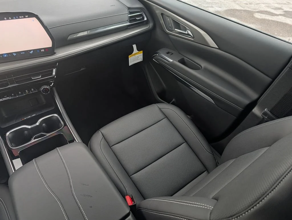 2026 Chevrolet Traverse LT - Photo 9