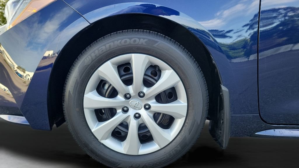 Certified Used 2025  Toyota LE image 10