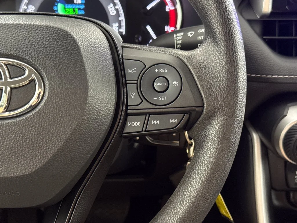 2025 Toyota RAV4 LE - Photo 16