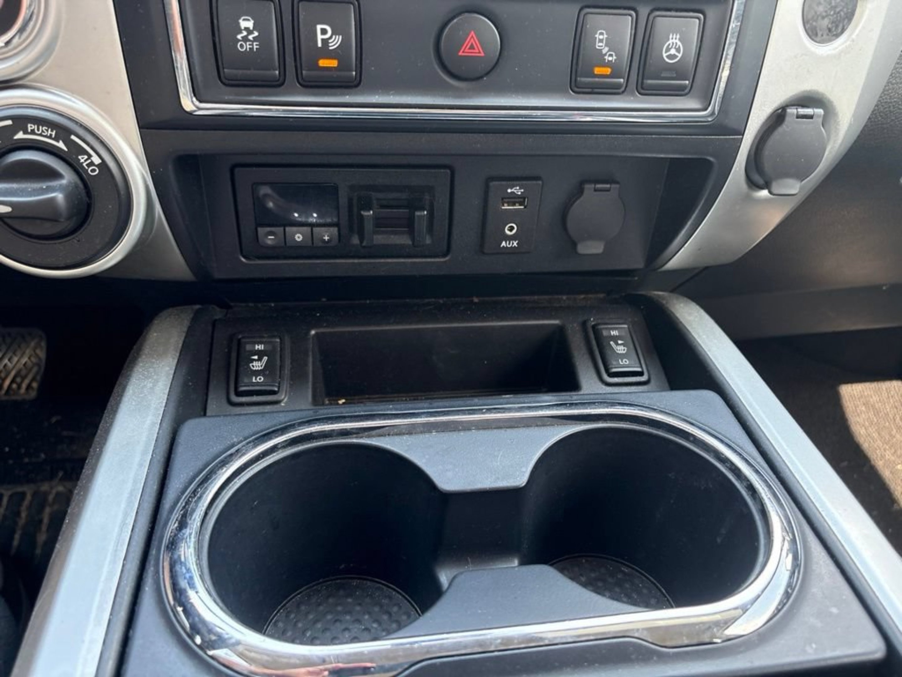 Used 2017 Pearl White Nissan PRO-4X image 16