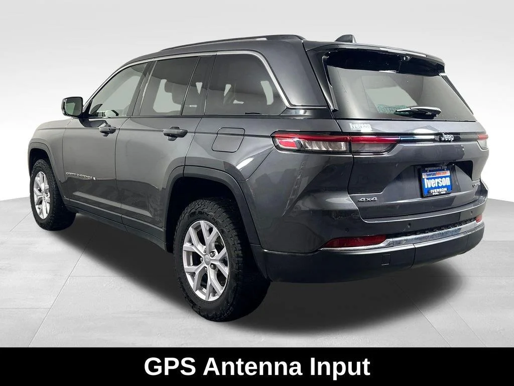 Used 2022 Baltic Gray Metallic Clearcoat Jeep Limited image 9