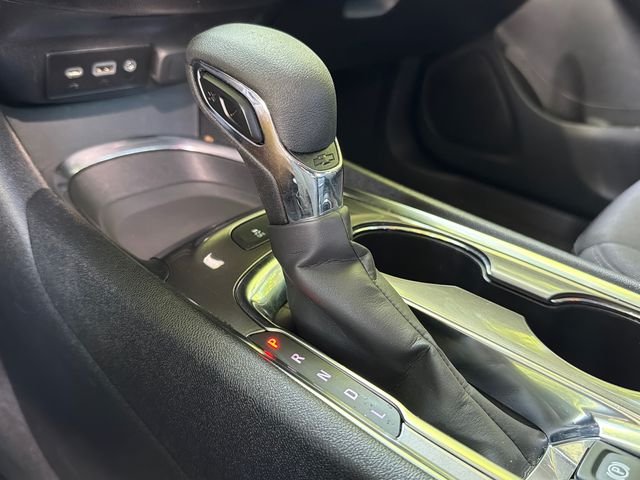 Used 2024 White Chevrolet LT image 31