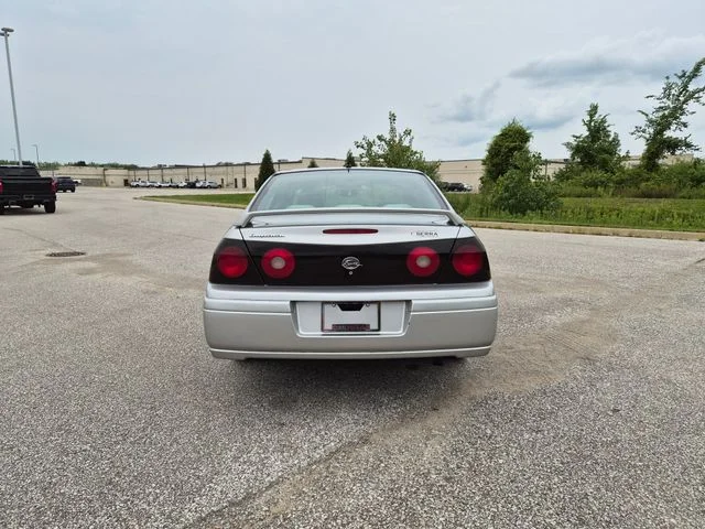 Used 2005 Silver Chevrolet Base image 7