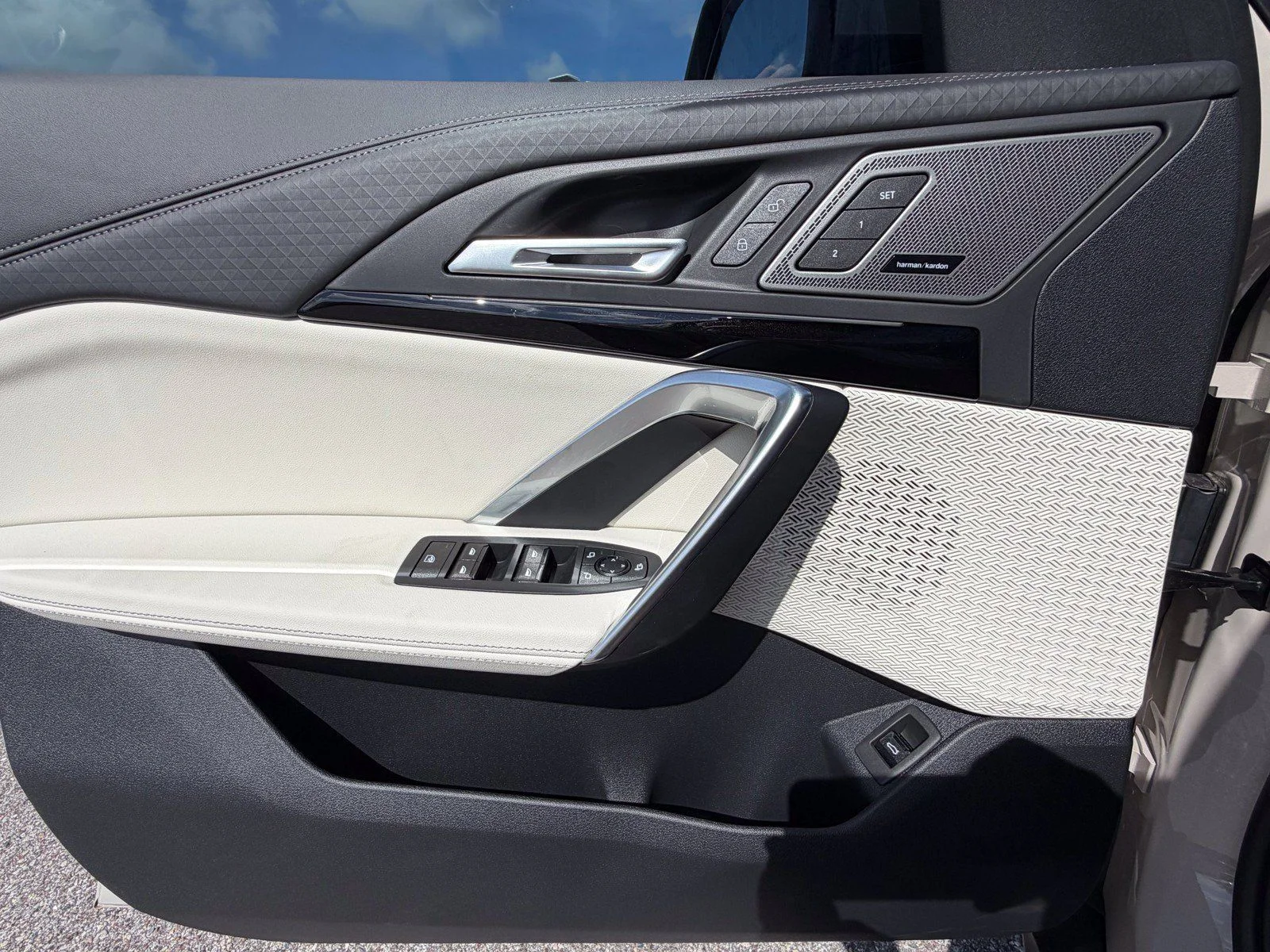 New 2026 Dune Grey Metallic BMW xDrive28i image 24