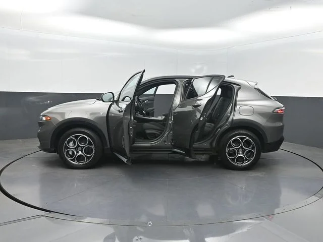 Used 2024 Silver Alfa Romeo Ti image 38