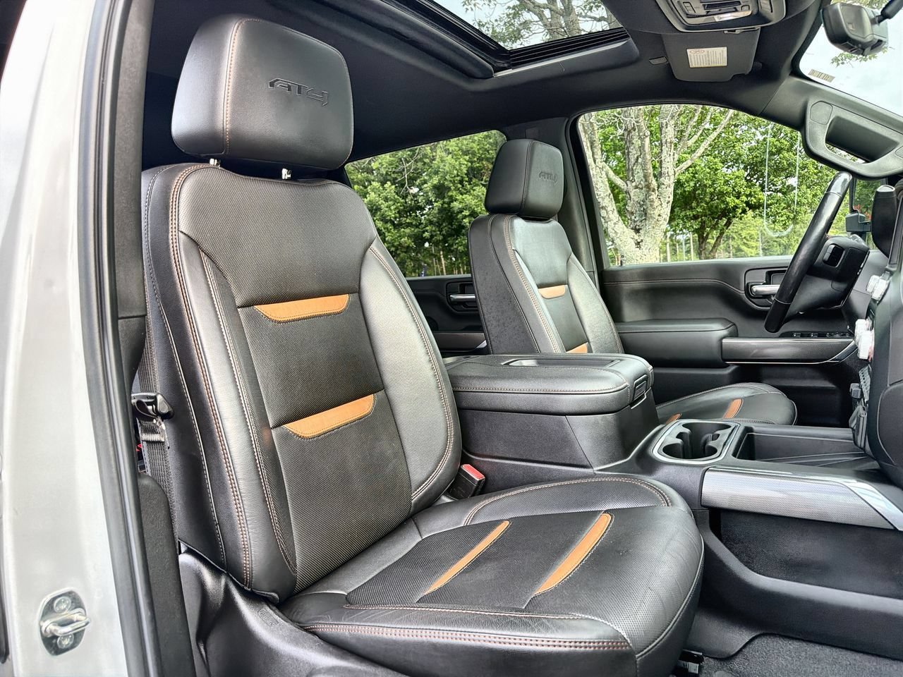 Used 2022 Summit White GMC AT4 image 23