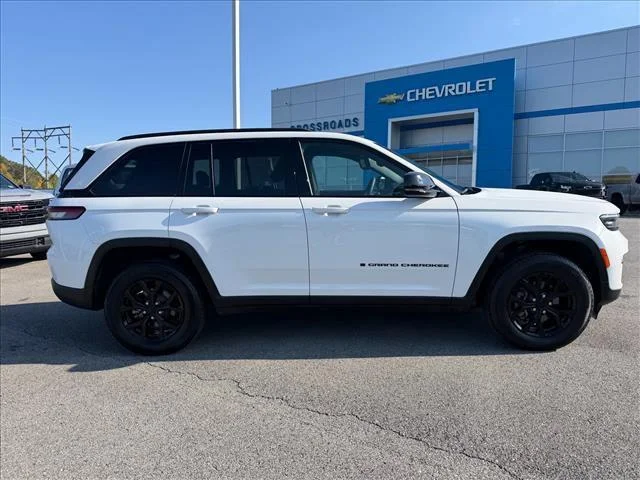 Used 2025 Bright White Clearcoat Jeep Altitude X image 6