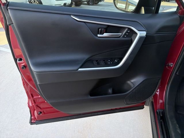 2025 Toyota RAV4 Limited - Photo 9