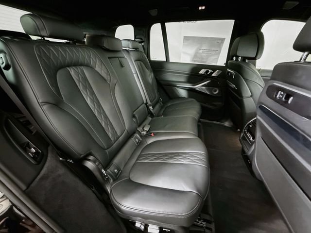 New 2027 Black Sapphire Metallic BMW M60i image 30