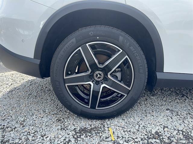New 2026 Polar White Mercedes-Benz GLC 300 4MATIC® image 25
