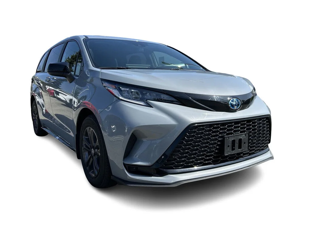 Used 2025  Toyota Sienna XSE AWD 7-Pass Dilawri Certified   Elevate image 2