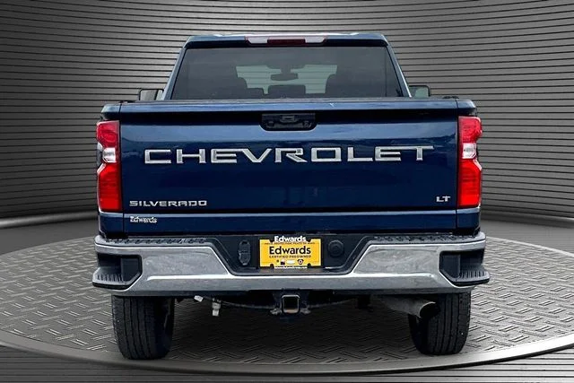 Used 2022 Blue Chevrolet LT image 5
