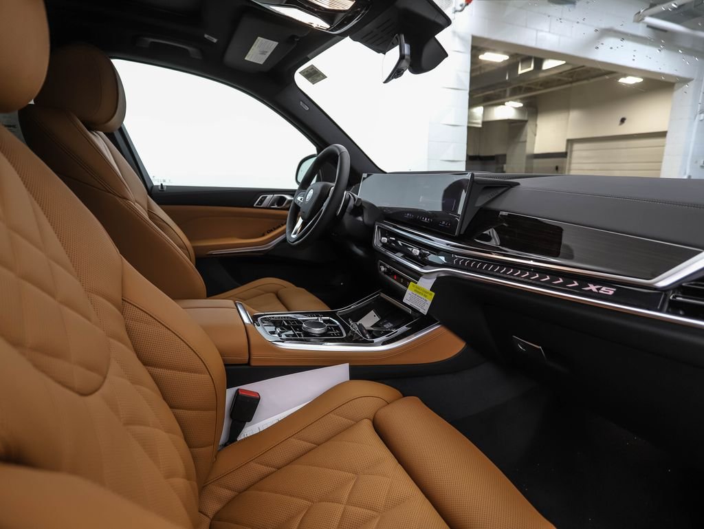 New 2026 Gray Metallic BMW xDrive50e image 30