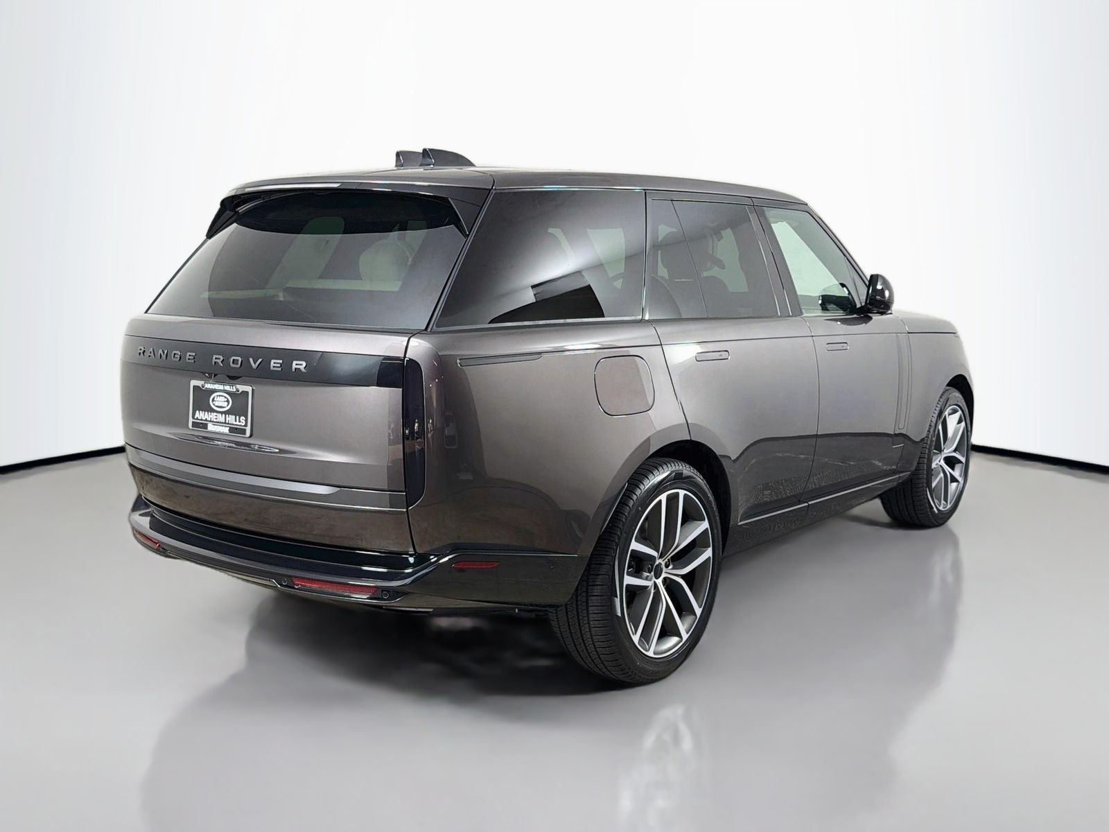 New 2026 Charente Grey LAND ROVER SE image 5