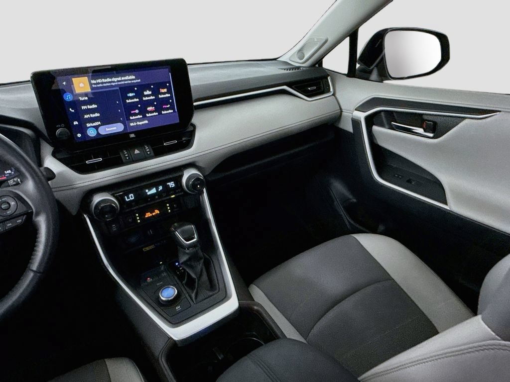 Used 2024  Toyota Hybrid Limited image 22