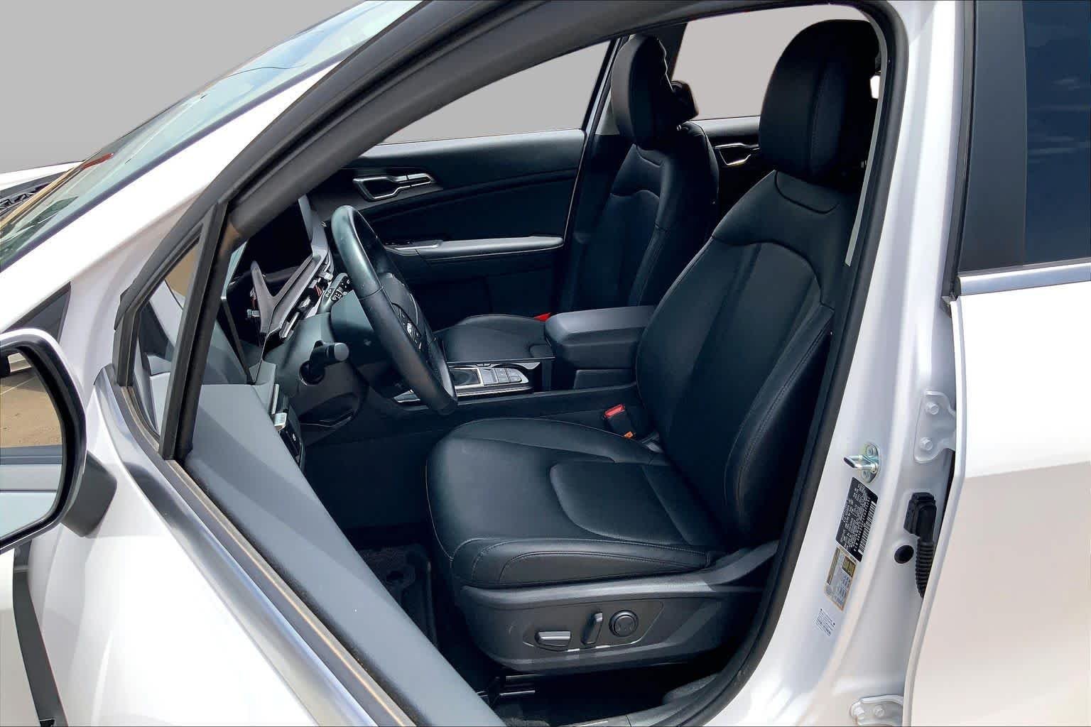 Certified Used 2026 Glacial White Kia EX image 15