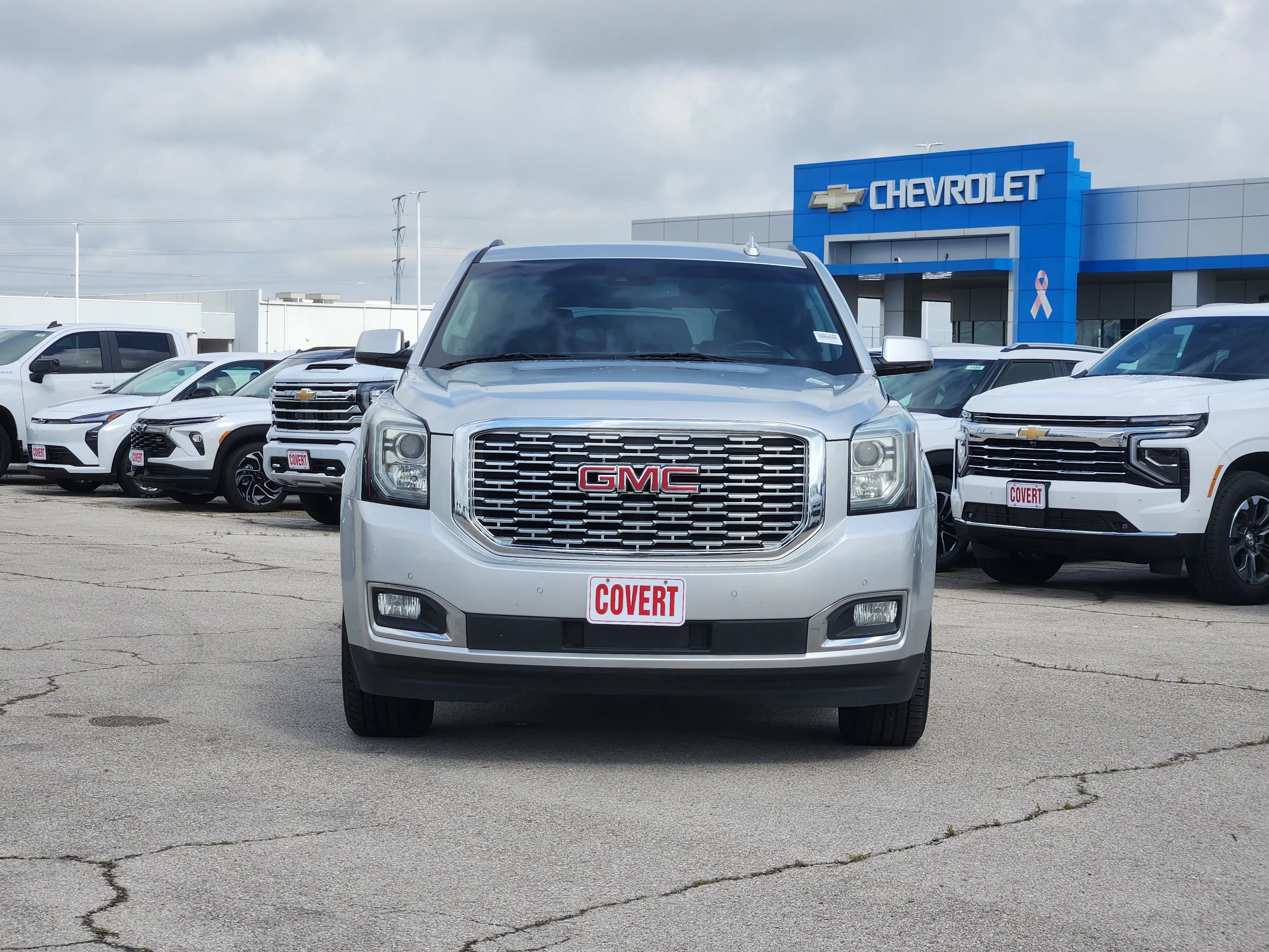 Used 2018 Quicksilver Metallic GMC Denali image 2