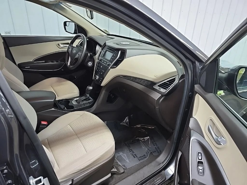 Used 2017 Platinum Graphite Hyundai 2.4 Base image 15