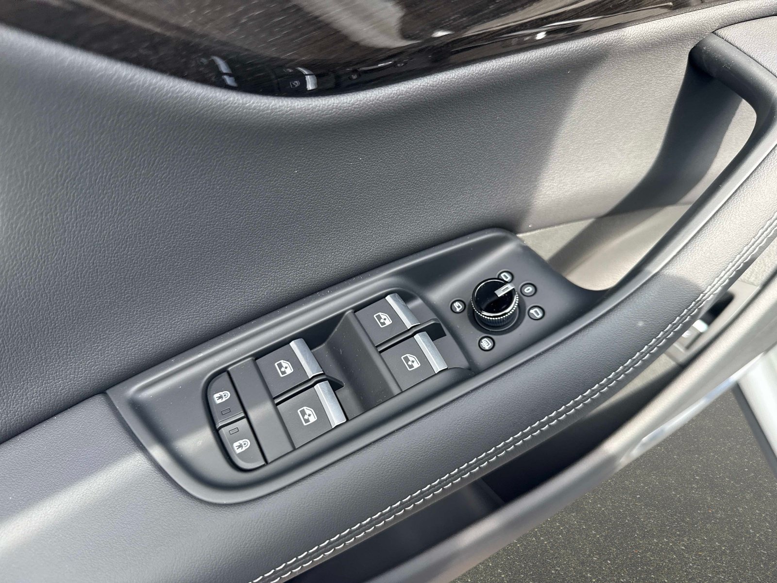 New 2026 Glacier White Metallic Audi Premium Plus image 18