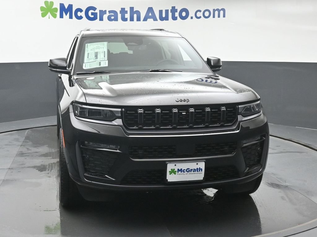New 2026 Diamond Black Crystal Pearl-Coat Exterior Paint Jeep Limited Reserve image 5