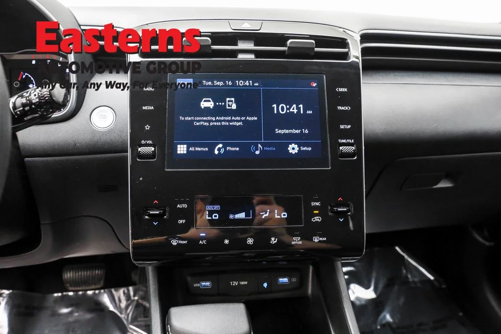 Used 2024 Gray Hyundai SEL image 12