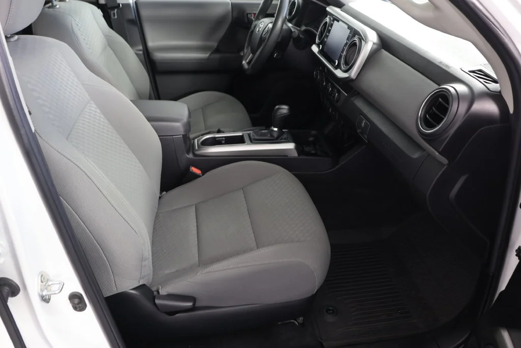 Used 2023 Ice Toyota SR5 image 22