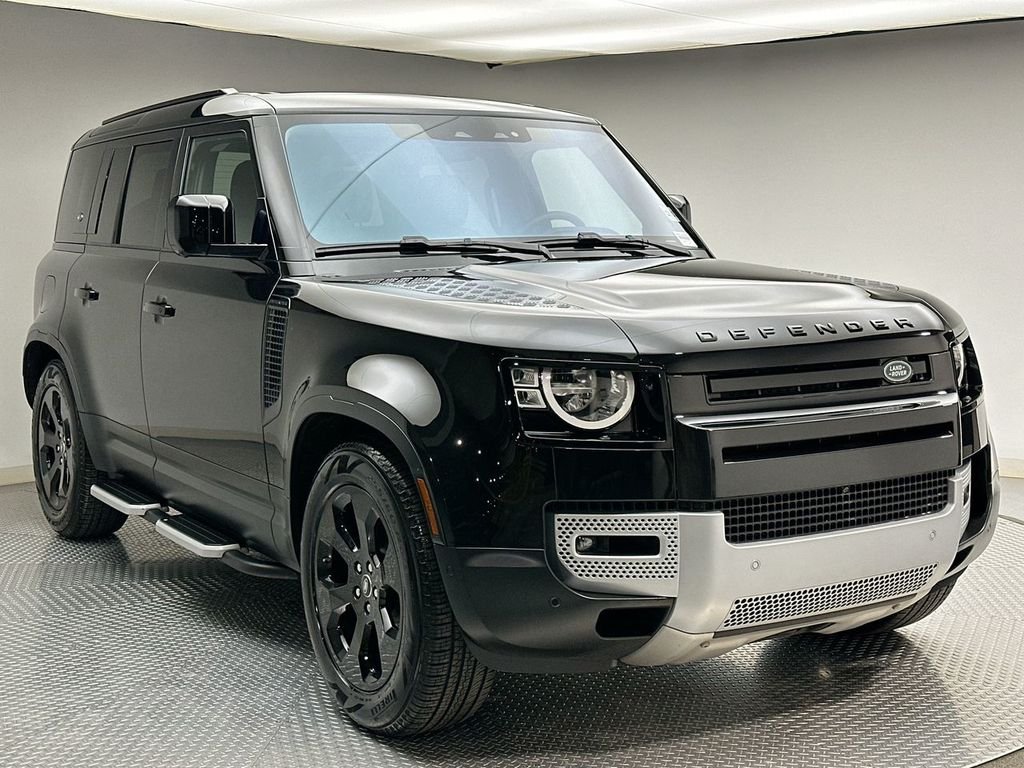 Used 2020 Santorini Black Metallic Land Rover S image 15