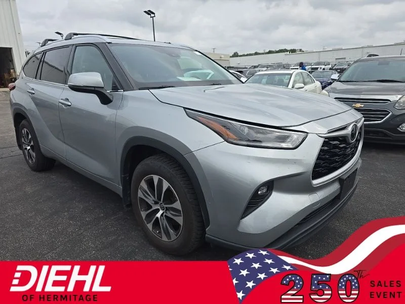 Used 2021 Silver Toyota XLE image 1
