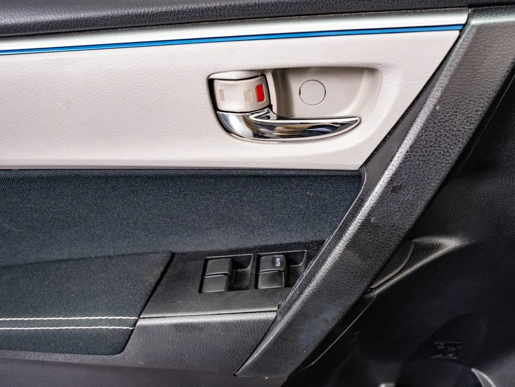 Used 2015 Slate Metallic Toyota LE image 23