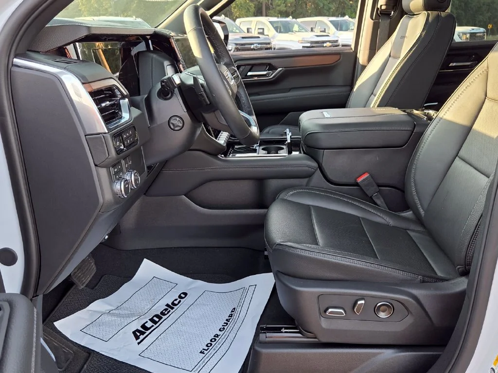Used 2026 Glacier White Tricoat GMC Denali image 5