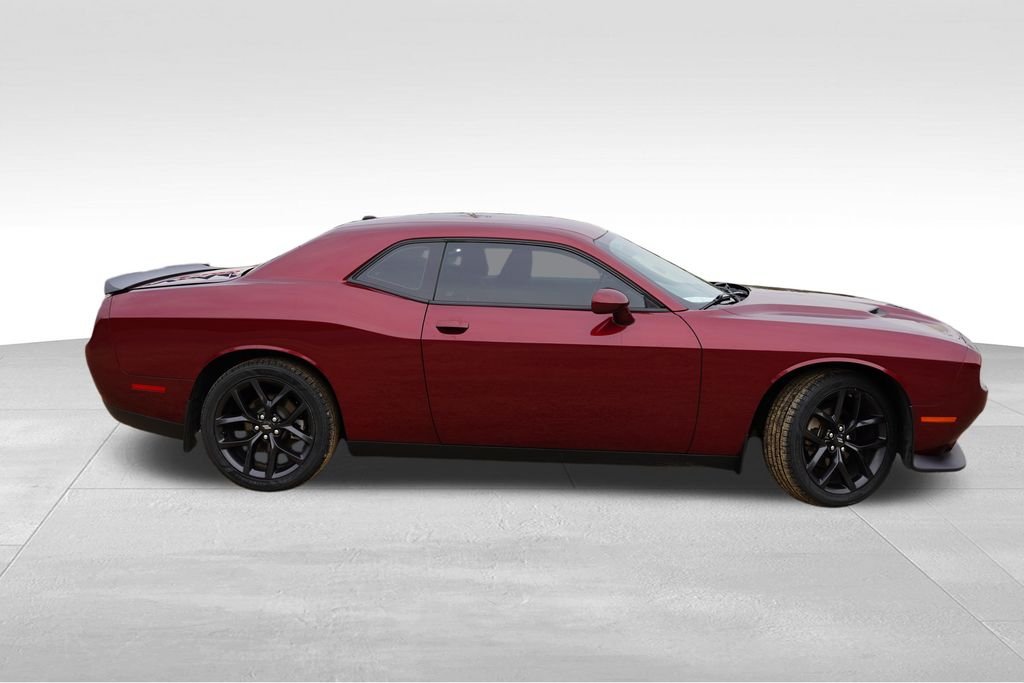 Used 2022 Red Dodge SXT image 3