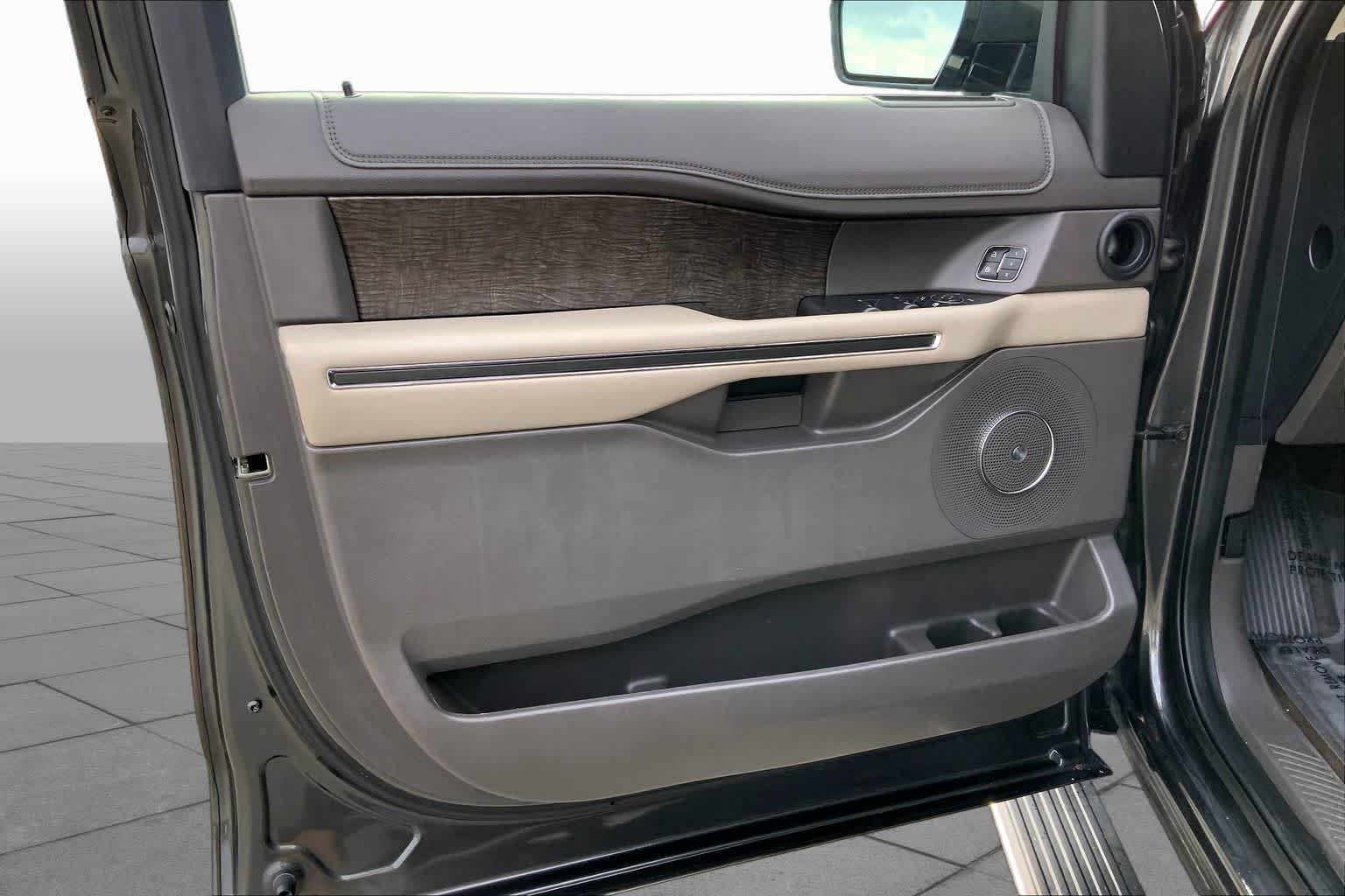 Used 2020 Magnetic Metallic Ford Limited image 21