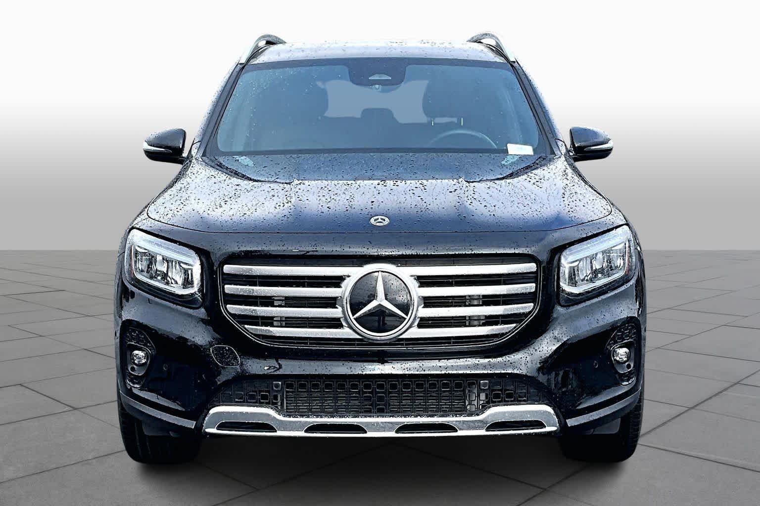 Used 2025 Night Black Mercedes-Benz GLB 250 image 4