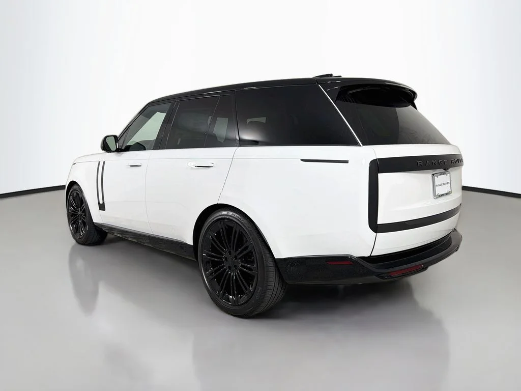 New 2026 Fuji White Land Rover SE image 7