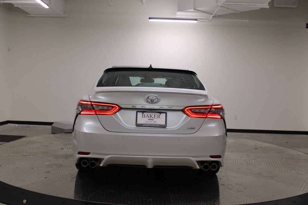 2018 Toyota Camry XSE - Photo 11