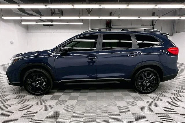 Used 2025 Cosmic Blue Pearl Subaru Onyx Edition image 14