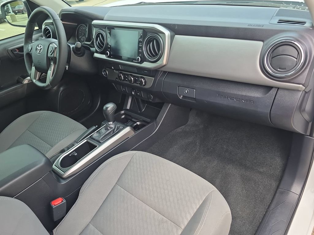 Used 2023 White Toyota SR5 image 39
