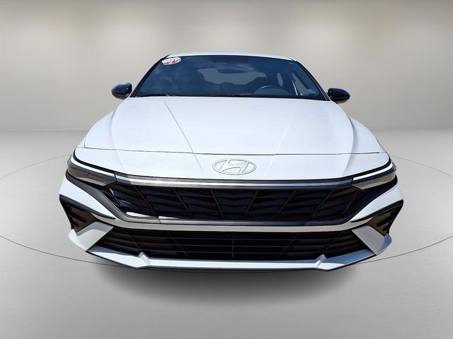 Certified Used 2025 White Hyundai SEL Sport image 3