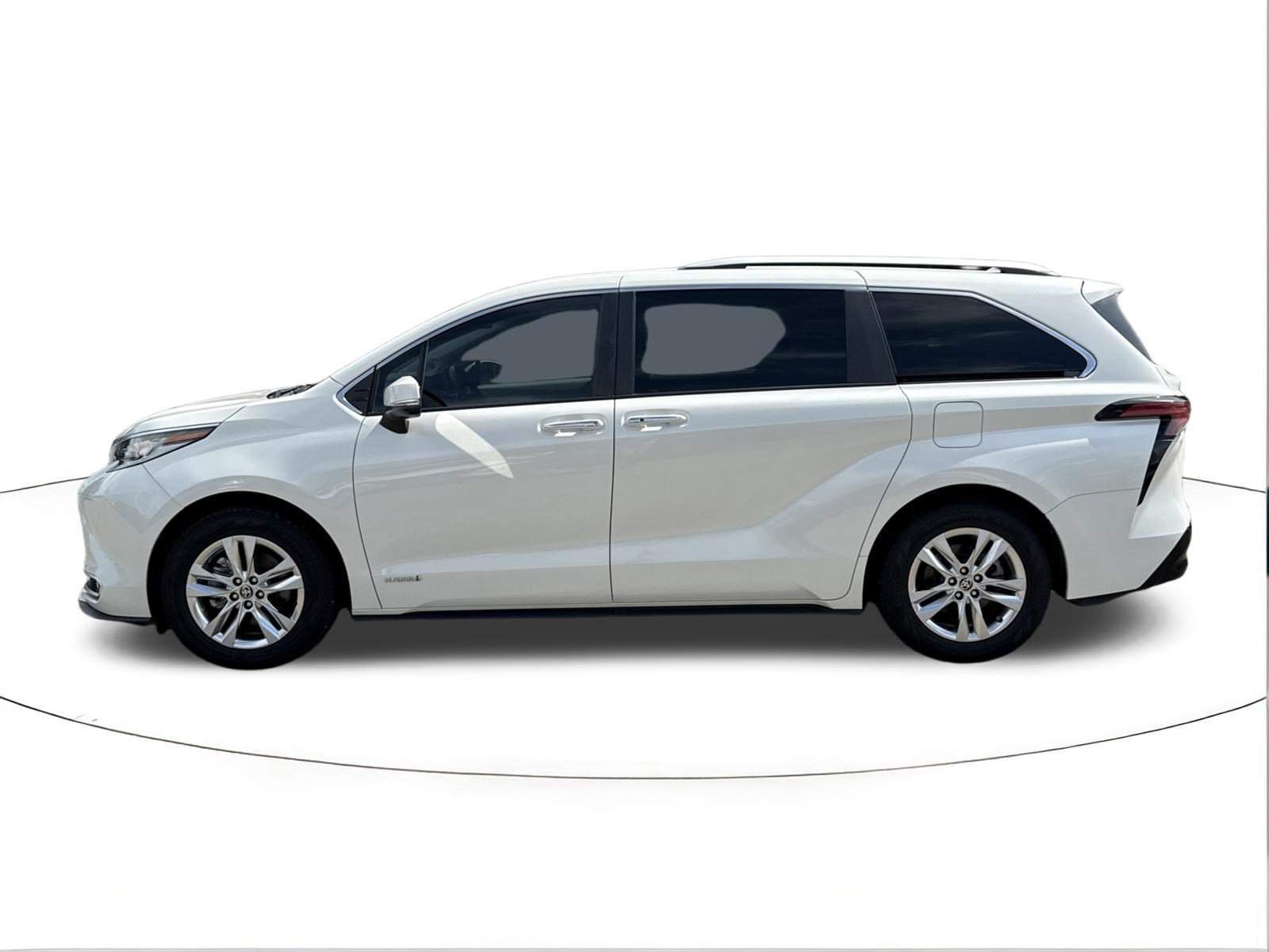 Used 2021 Blizzard Pearl Toyota Limited image 6