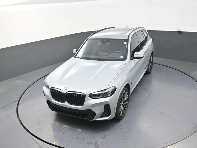 Used 2024 Gray BMW xDrive30i image 25