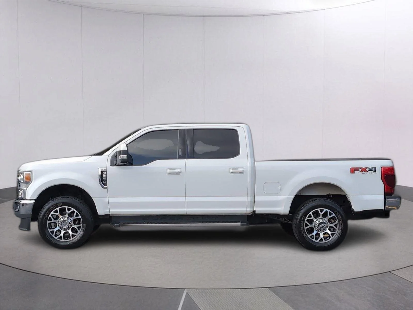 Used 2022 Star White Metallic Tri-Coat Ford Lariat image 2