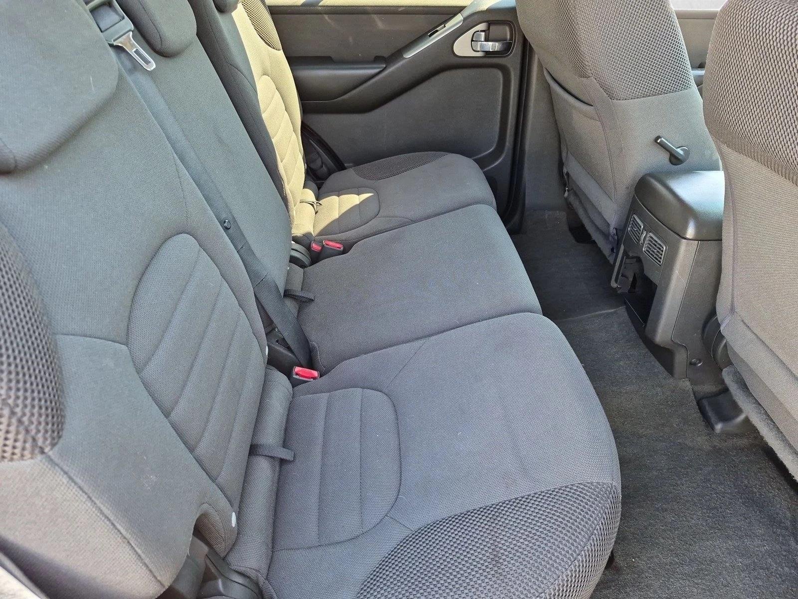 Used 2009 Red Brick Nissan S image 17