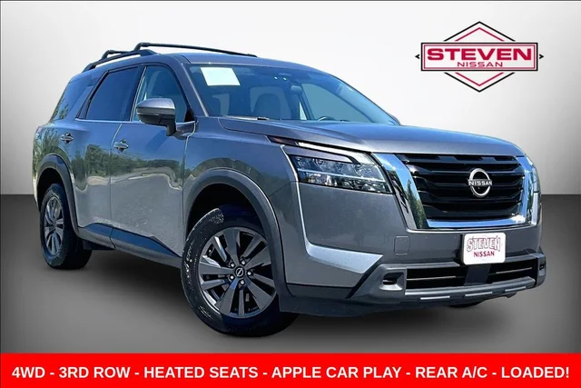 2022 Nissan Pathfinder SV