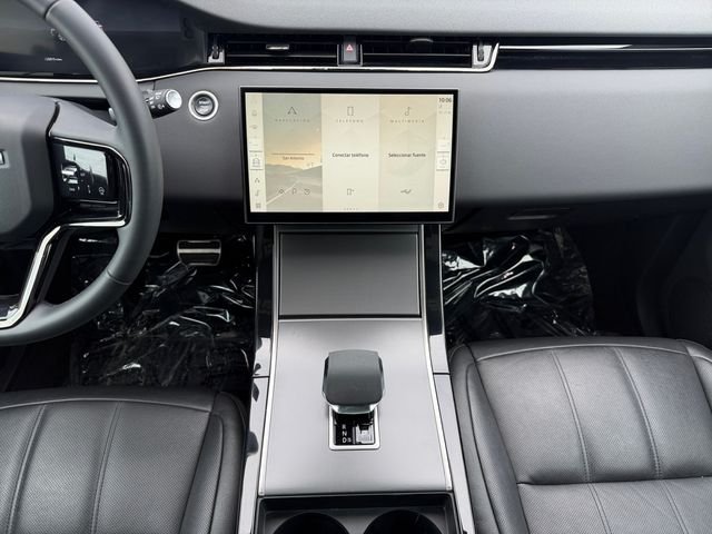 Certified Used 2024 Fuji White Land Rover Dynamic image 15